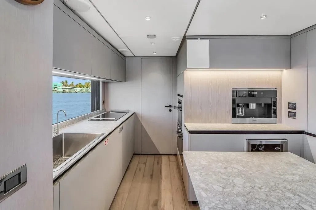 2022 FERRETTI YACHTS 1000 SKYDECK | 100 FT