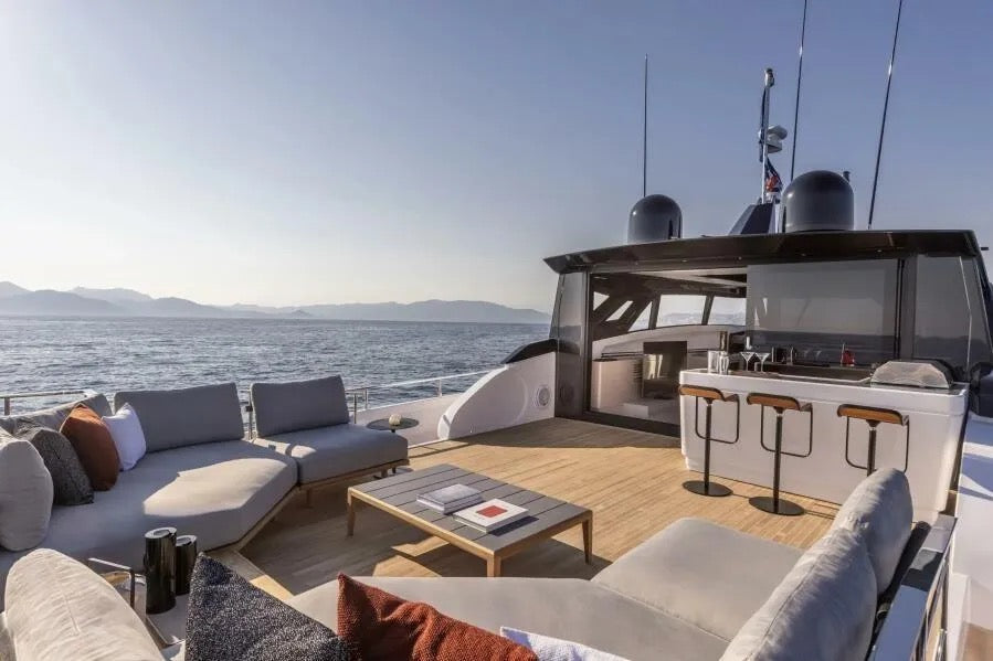 2022 FERRETTI YACHTS 1000 SKYDECK | 100 FT